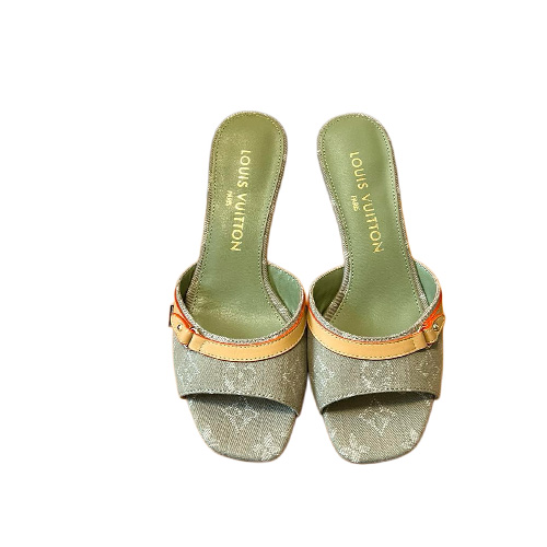 Louis Vuitton–inspired L